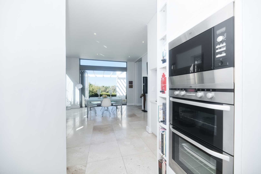 3 Bedroom Property for Sale in Fernkloof Estate Western Cape